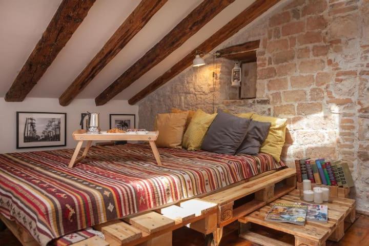 Vintage Apartment Rovinj Old Town エクステリア 写真